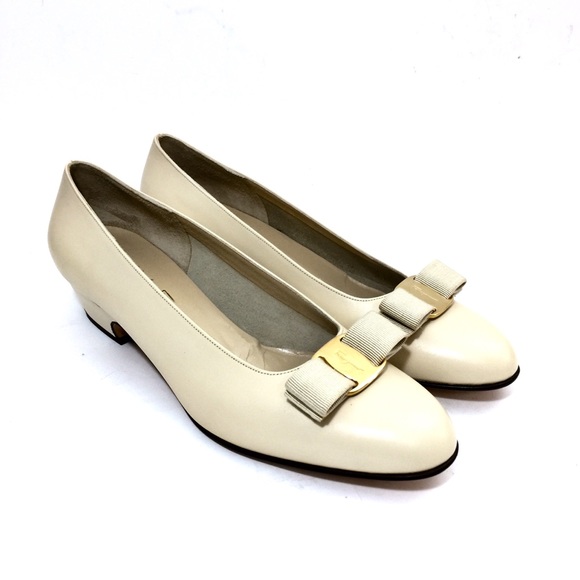 Salvatore Ferragamo Shoes - NWOTs Ferragamo Classic Cream Pumps w/ Logo Bow